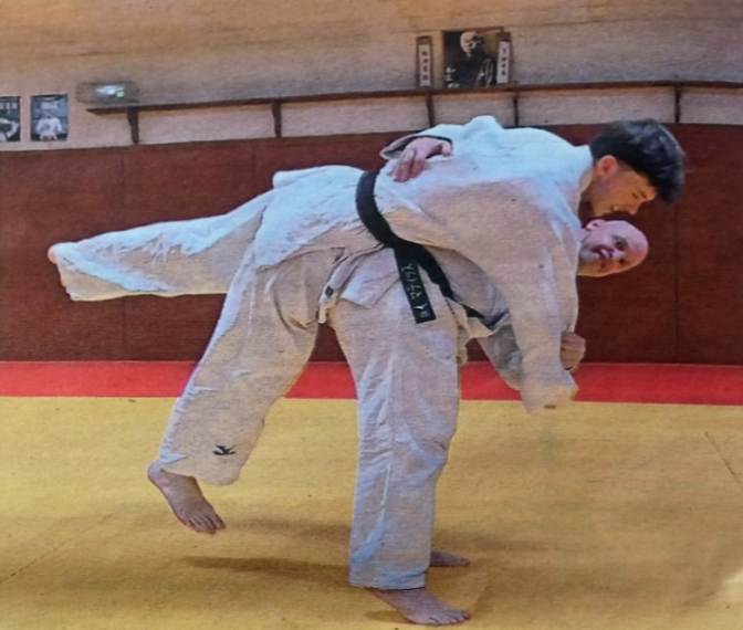 Image de l'actu 'Remise des grades et des récompenses : une nouvelle ceinture noire à Etretat !'